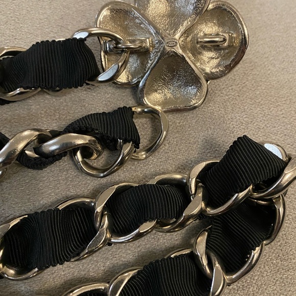 Chanel Vintage Camellia Chain Belt, Rare Find - Picture 5 of 6